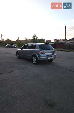 Хэтчбек Opel Astra 2007 в 