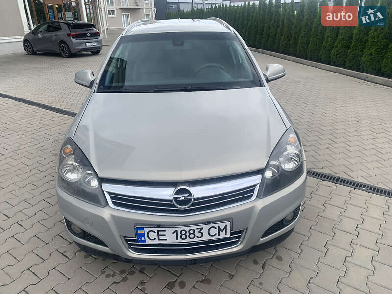 Универсал Opel Astra 2010 в Черновцах