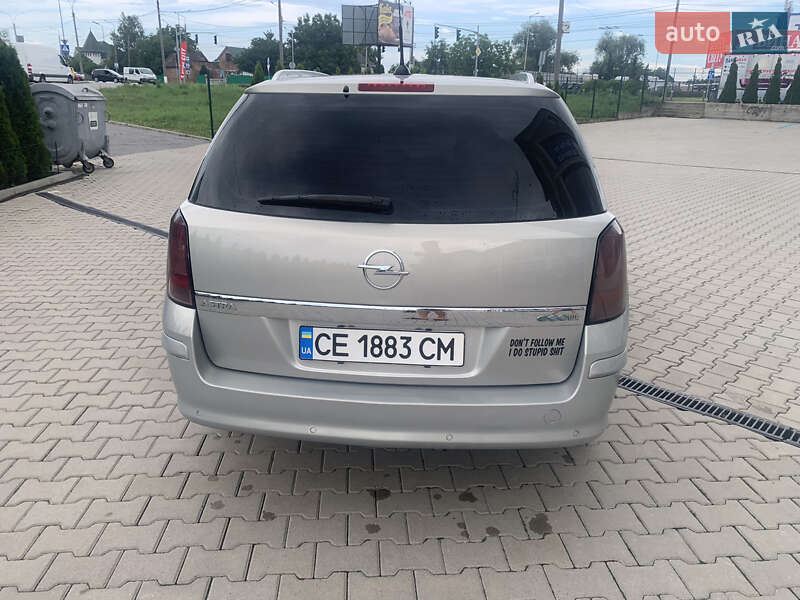 Универсал Opel Astra 2010 в Черновцах