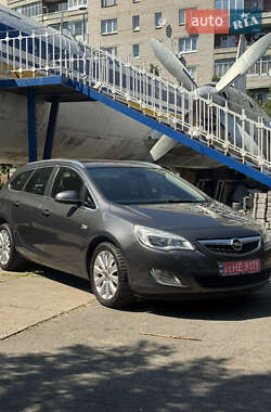 Універсал Opel Astra 2012 в Луцьку