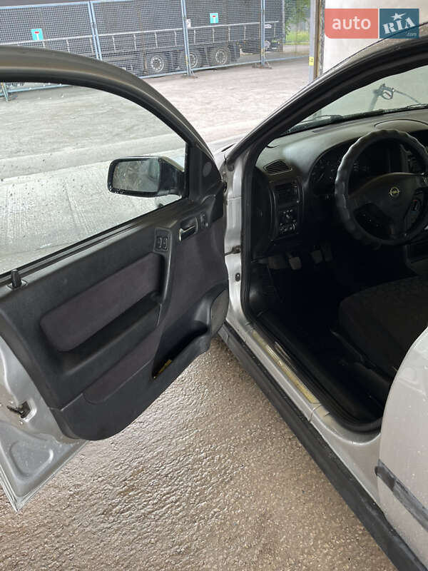 Хэтчбек Opel Astra 2000 в Запорожье