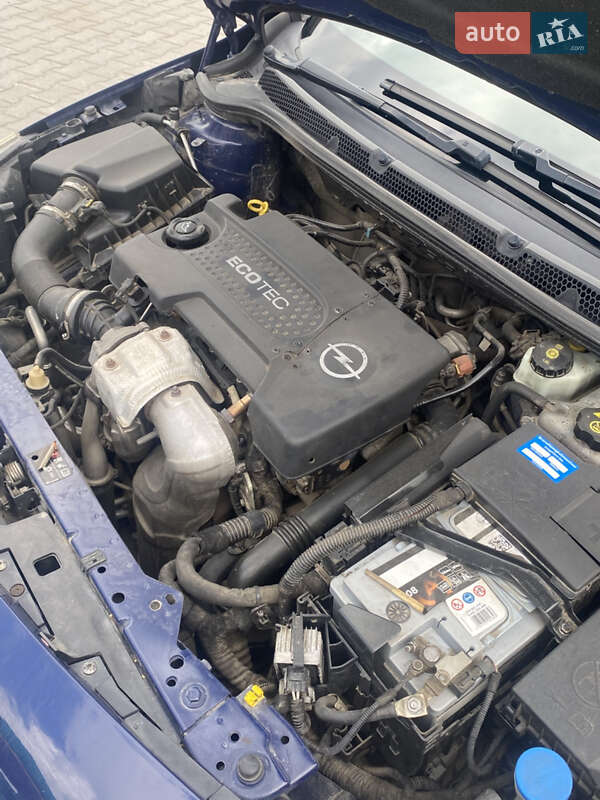 Универсал Opel Astra 2011 в Ивано-Франковске