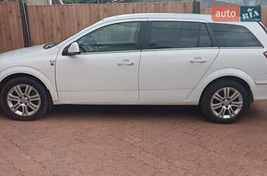 Универсал Opel Astra 2010 в 