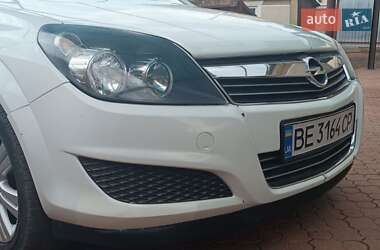 Универсал Opel Astra 2010 в 