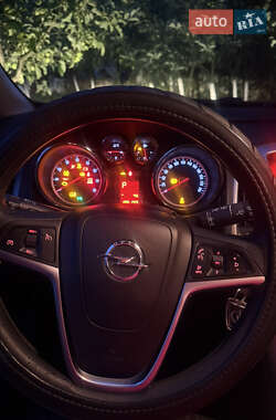Хэтчбек Opel Astra 2011 в 