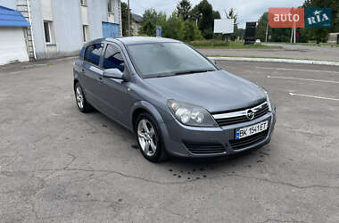 Хетчбек Opel Astra 2006 в Радивиліві