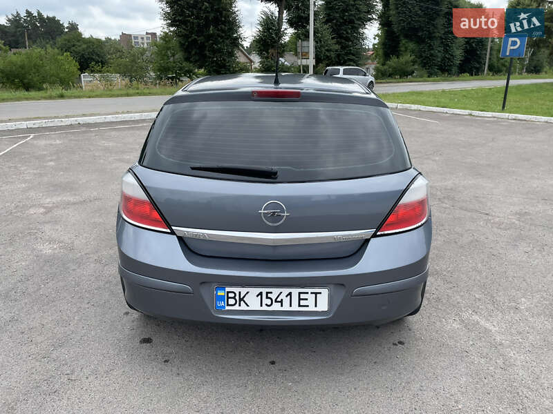 Хэтчбек Opel Astra 2006 в Радивилове