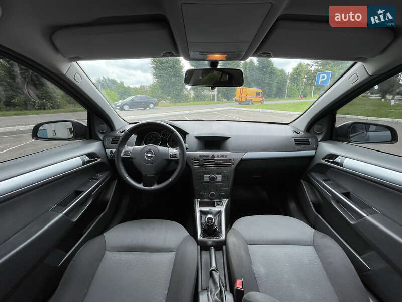 Хэтчбек Opel Astra 2006 в Радивилове