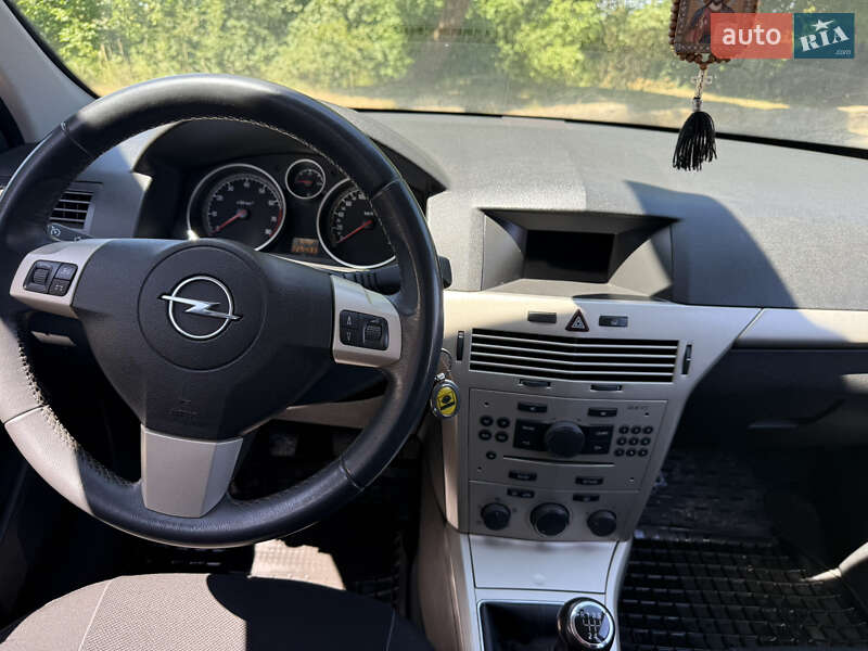 Универсал Opel Astra 2007 в Ивано-Франковске