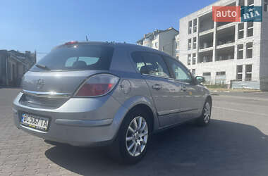Хетчбек Opel Astra 2005 в 