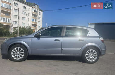 Хетчбек Opel Astra 2005 в 