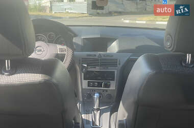 Хетчбек Opel Astra 2005 в 
