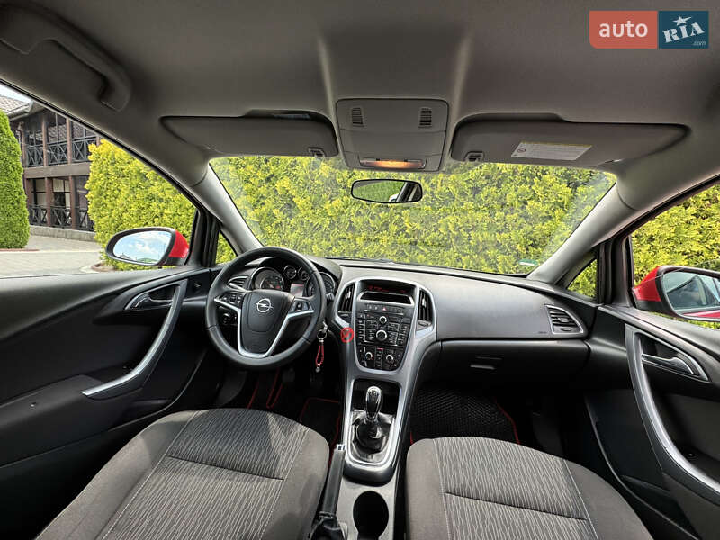 Універсал Opel Astra 2013 в Стрию