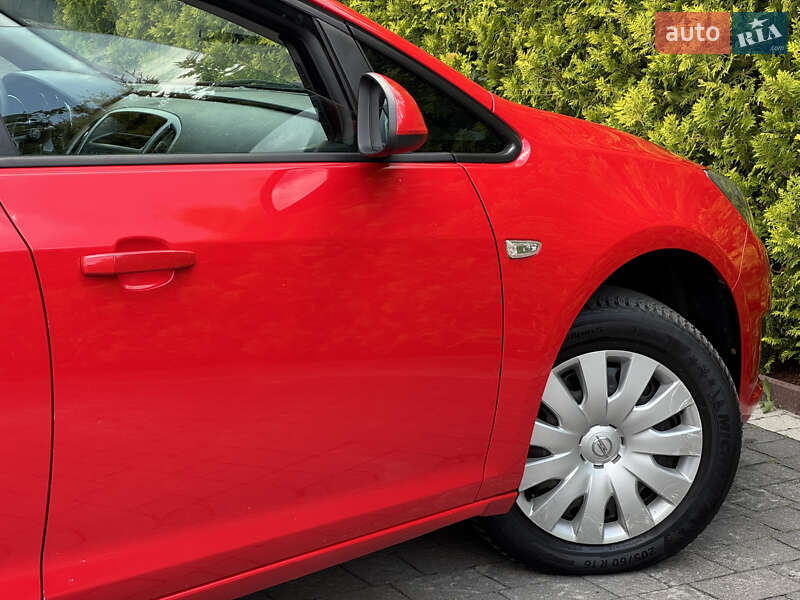 Універсал Opel Astra 2013 в Стрию