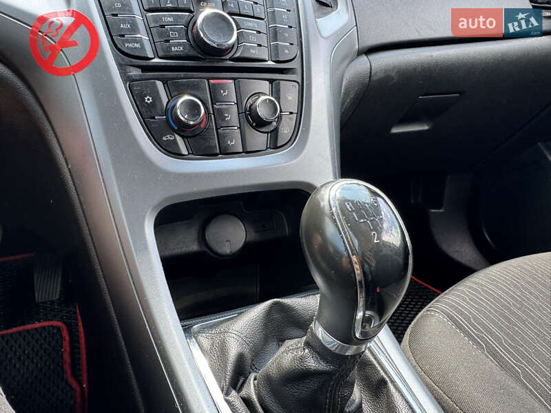 Універсал Opel Astra 2013 в Стрию