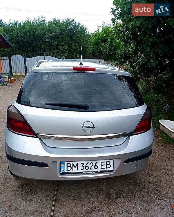 Хетчбек Opel Astra 2004 в Охтирці