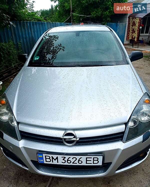 Хетчбек Opel Astra 2004 в Охтирці