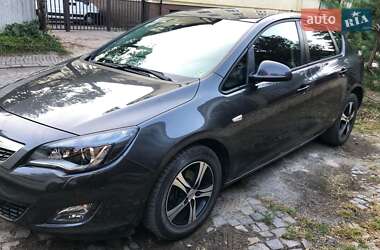 Хетчбек Opel Astra 2010 в 