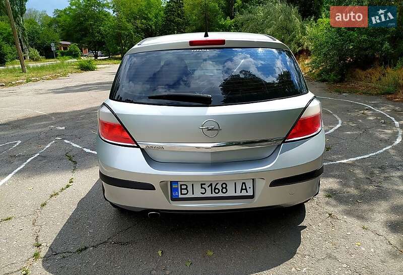 Хетчбек Opel Astra 2004 в Світловодську
