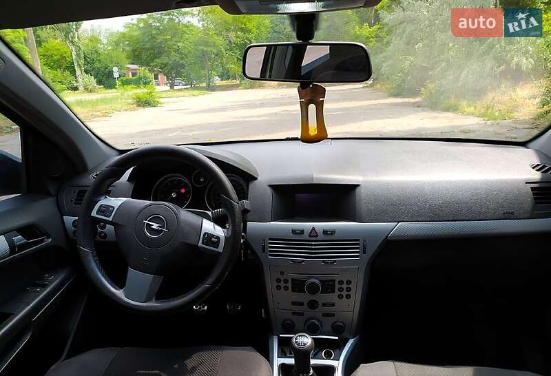 Хетчбек Opel Astra 2004 в Світловодську