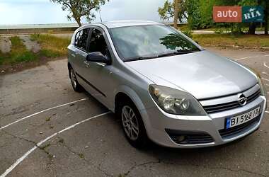 Хэтчбек Opel Astra 2004 в 