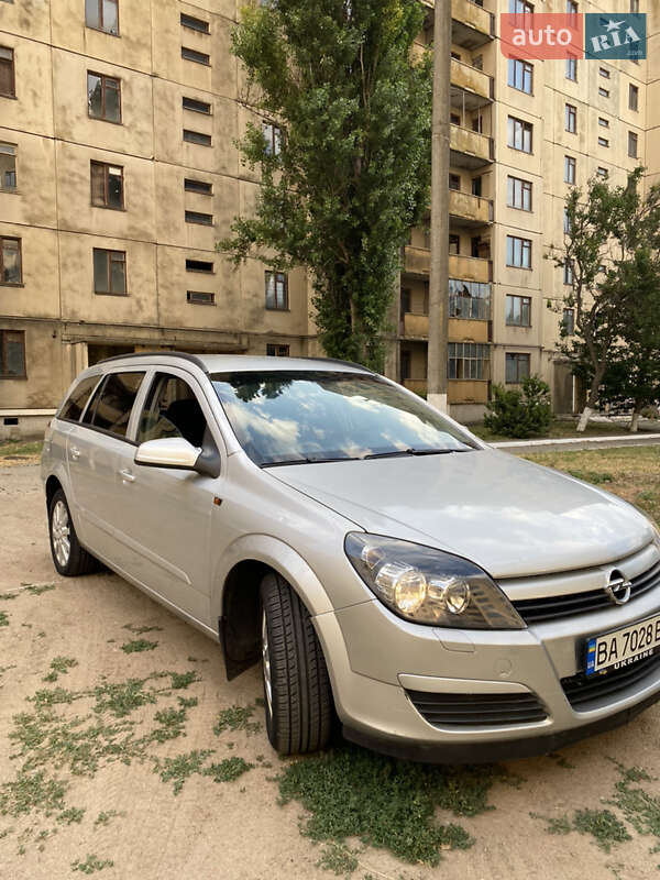 Универсал Opel Astra 2005 в Долинской