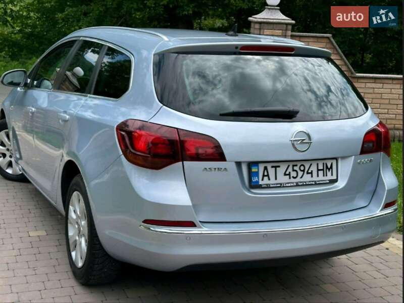 Універсал Opel Astra 2014 в Косові