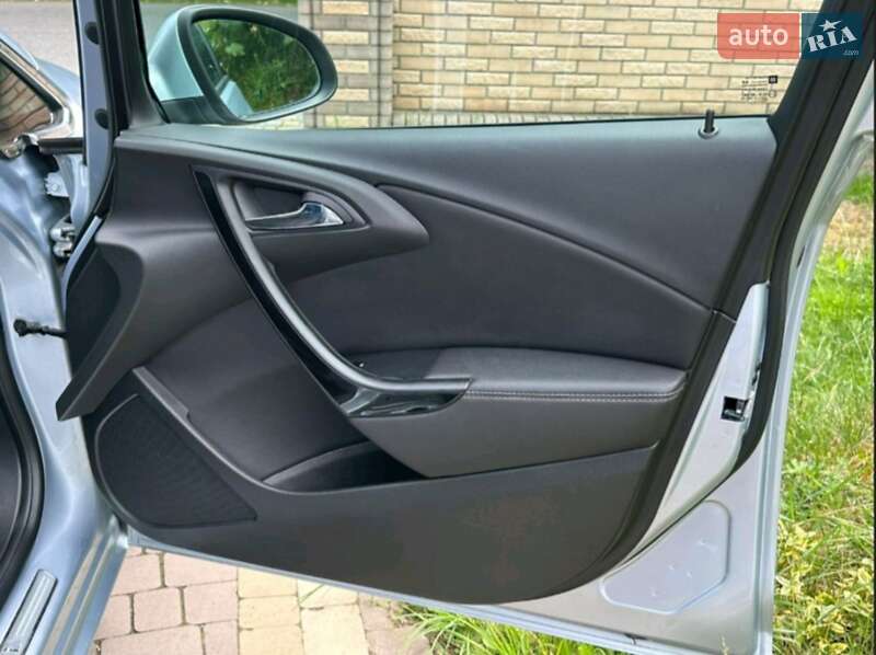 Універсал Opel Astra 2014 в Косові