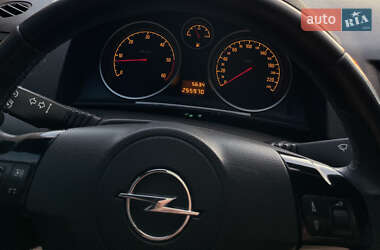Универсал Opel Astra 2010 в 