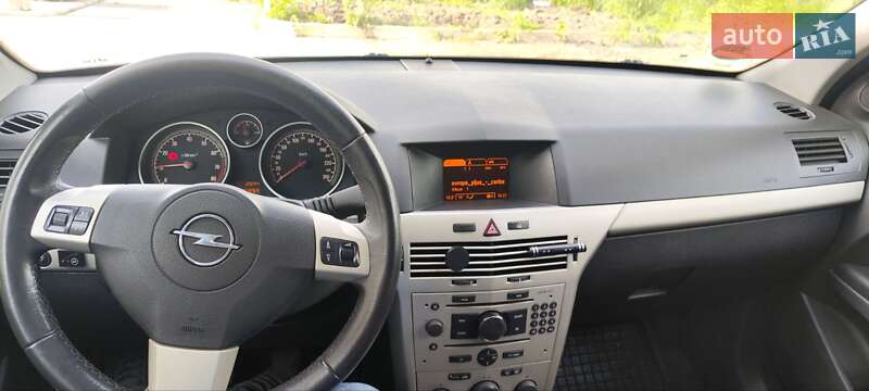 Универсал Opel Astra 2007 в Житомире