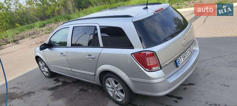 Универсал Opel Astra 2007 в Житомире