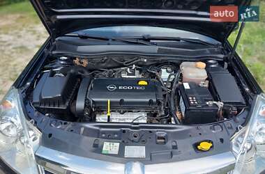 Хэтчбек Opel Astra 2007 в 