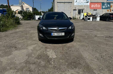 Универсал Opel Astra 2011 в 