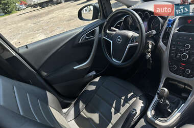 Универсал Opel Astra 2011 в 