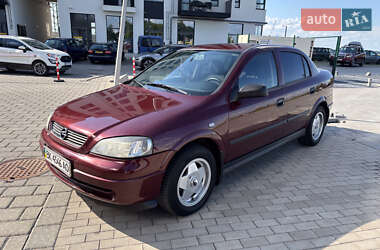 Седан Opel Astra 2008 в Ровно