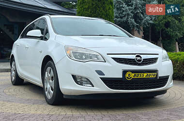 Універсал Opel Astra 2012 в Львові