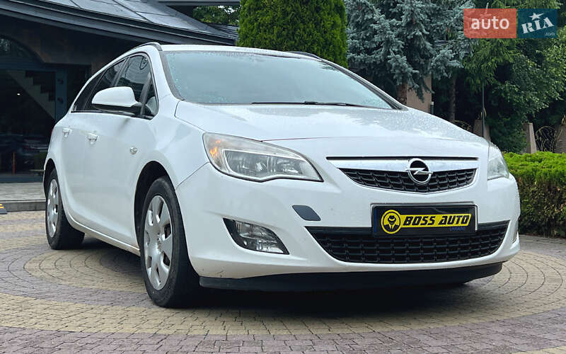 Opel Astra 2012