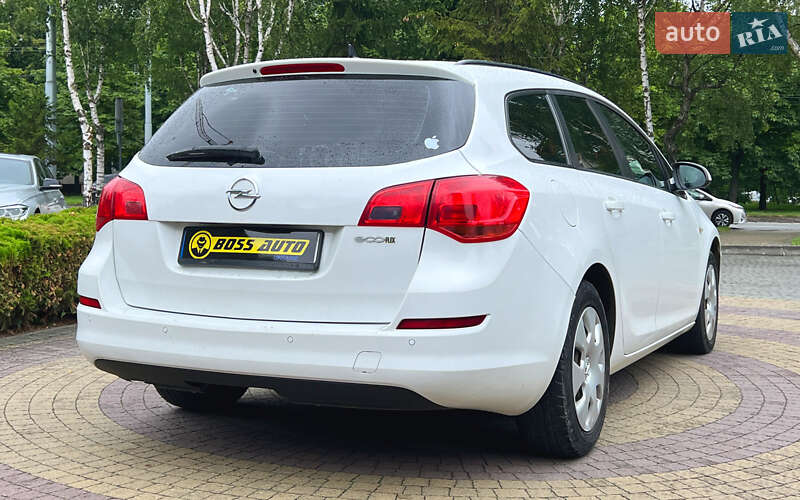 Универсал Opel Astra 2012 в Львове