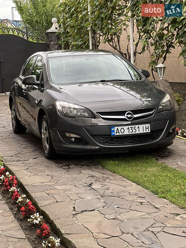 Opel Astra 2014