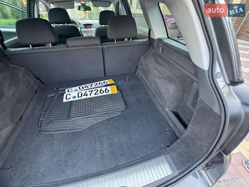 Универсал Opel Astra 2010 в Виннице