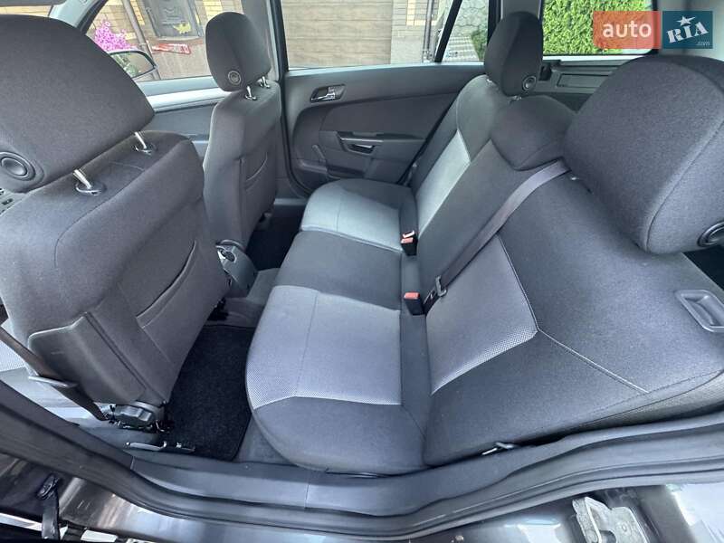 Универсал Opel Astra 2010 в Виннице