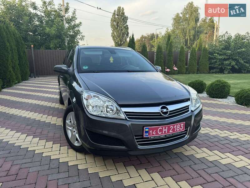 Универсал Opel Astra 2010 в Виннице
