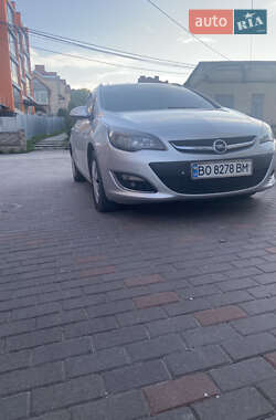 Універсал Opel Astra 2013 в Чорткові
