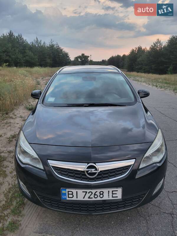 Opel Astra 2012
