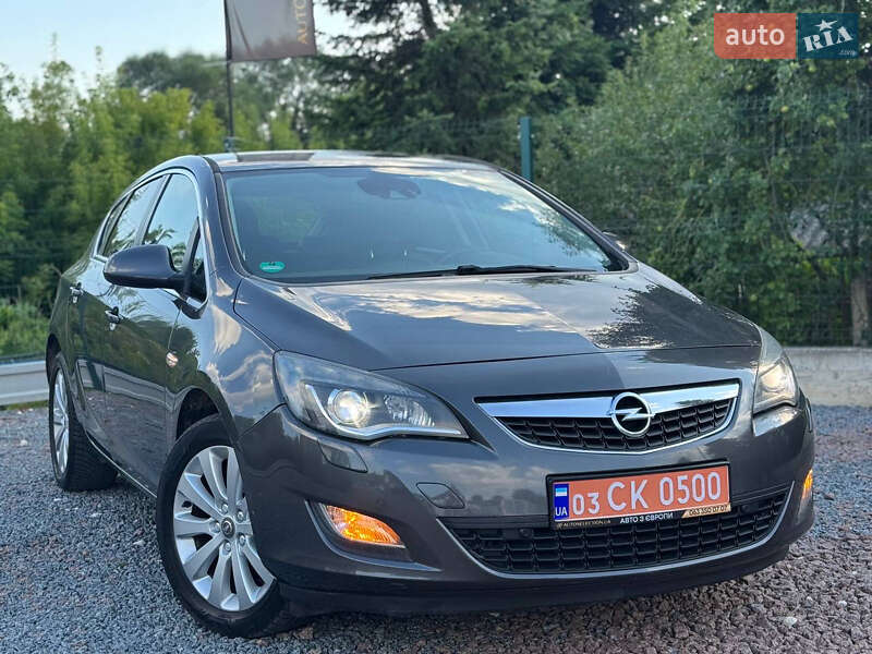Opel Astra 2012