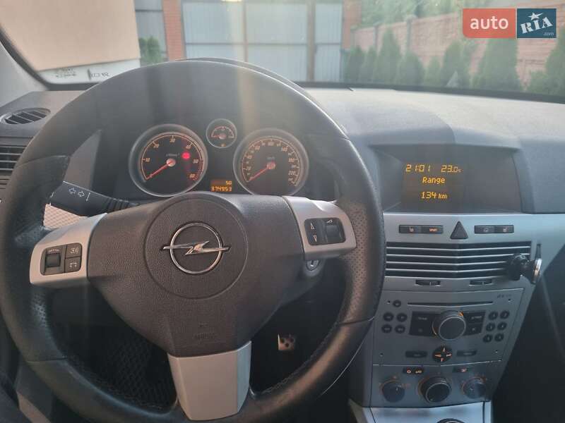 Универсал Opel Astra 2004 в Луцке