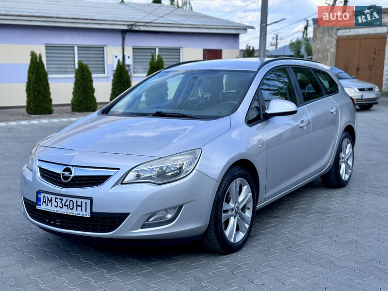 Opel Astra 2012