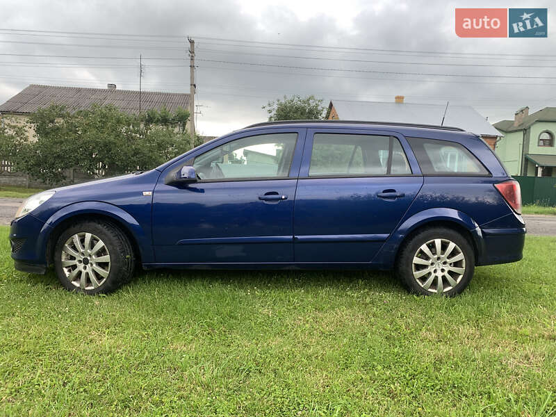 Универсал Opel Astra 2007 в Дублянах