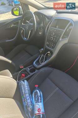 Универсал Opel Astra 2012 в Львове