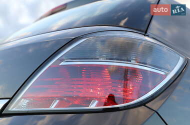 Хэтчбек Opel Astra 2010 в 